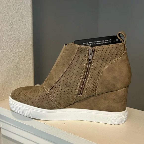 Athlefit Women's Wedge Sneakers Hidden Heel Platform Wedge Booties Size 8.5 Taup - Picture 3 of 9